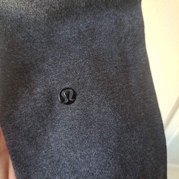LULULEMON Capri leggings🩶 - Picture 2 of 6
